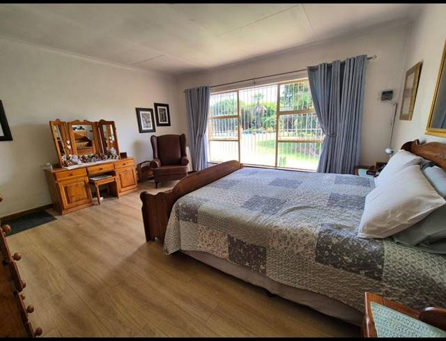 4 BEDROOM HOUSE FOR SALE IN BRACKENHURST